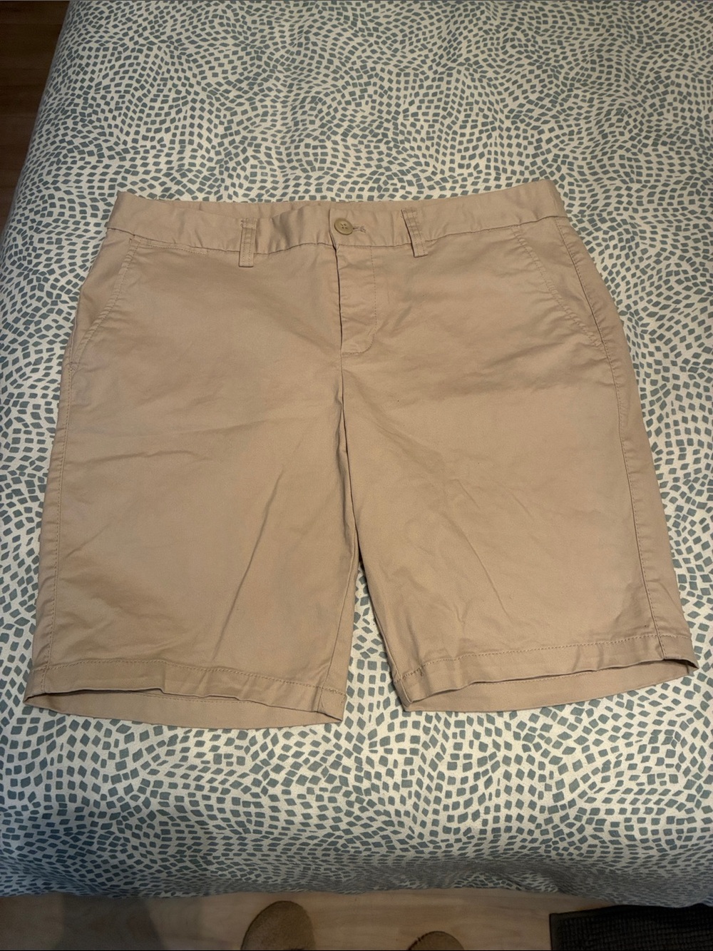 Gap Factory Women’s City 10 Inch Bermuda Shorts